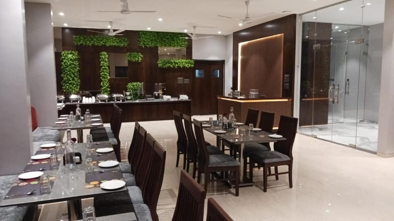 Alaukik Hotel Ширди Экстерьер фото